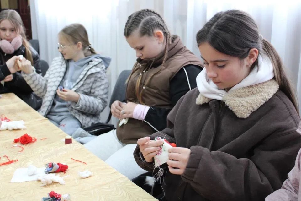 Завершающий аккорд проекта «Игрушки из бабушкиного сундучка» в Александровске! Завершающий аккорд проекта «Игрушки из бабушкиного сундучка» в Александровске!