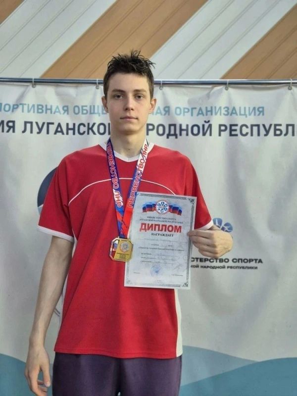 Алчевские пловцы заняли призовые места в Первенстве по плаванию Алчевские пловцы заняли призовые места в Первенстве по плаванию