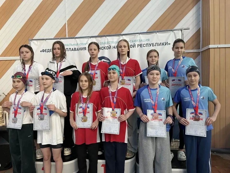 Отличные выступления пловцов Краснодонщины на турнирах в городе Луганске Отличные выступления пловцов Краснодонщины на турнирах в городе Луганске