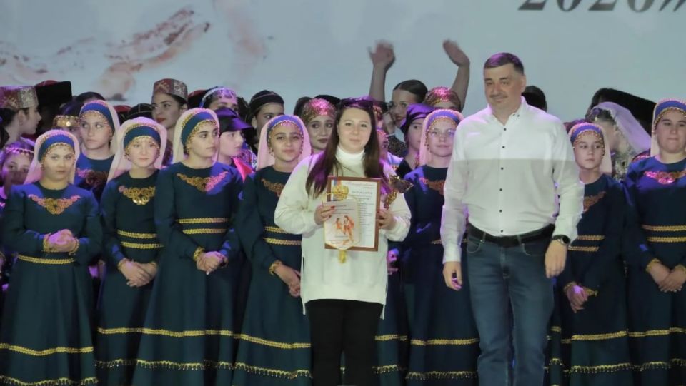 Коллектив из Молодогвардейска принял участие в V ежегодном фестивале танца в рамках Года единства народов России Коллектив из Молодогвардейска принял участие в V ежегодном фестивале танца в рамках Года единства народов России