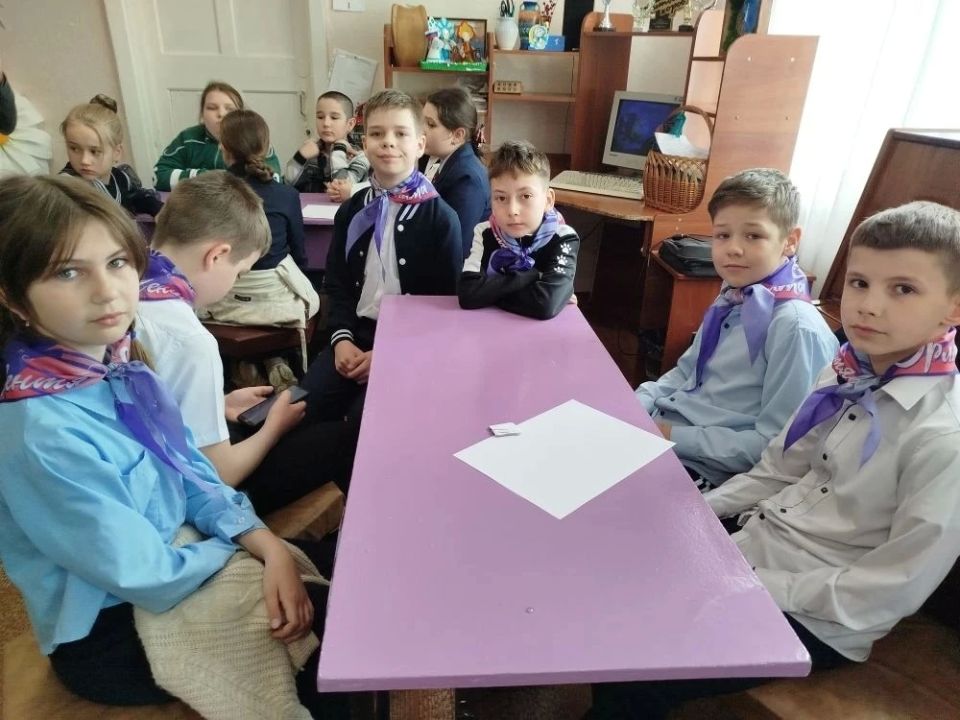 Интеллектуальная игра «Умные Орлята» прошла в Лутугинском доме детского и юношеского творчества Интеллектуальная игра «Умные Орлята» прошла в Лутугинском доме детского и юношеского творчества