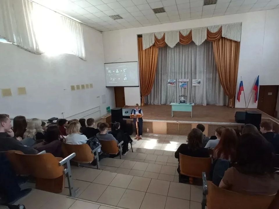 В Краснодонском округе прошли лекции «Просто о выборах» для старшеклассников и студентов В Краснодонском округе прошли лекции «Просто о выборах» для старшеклассников и студентов