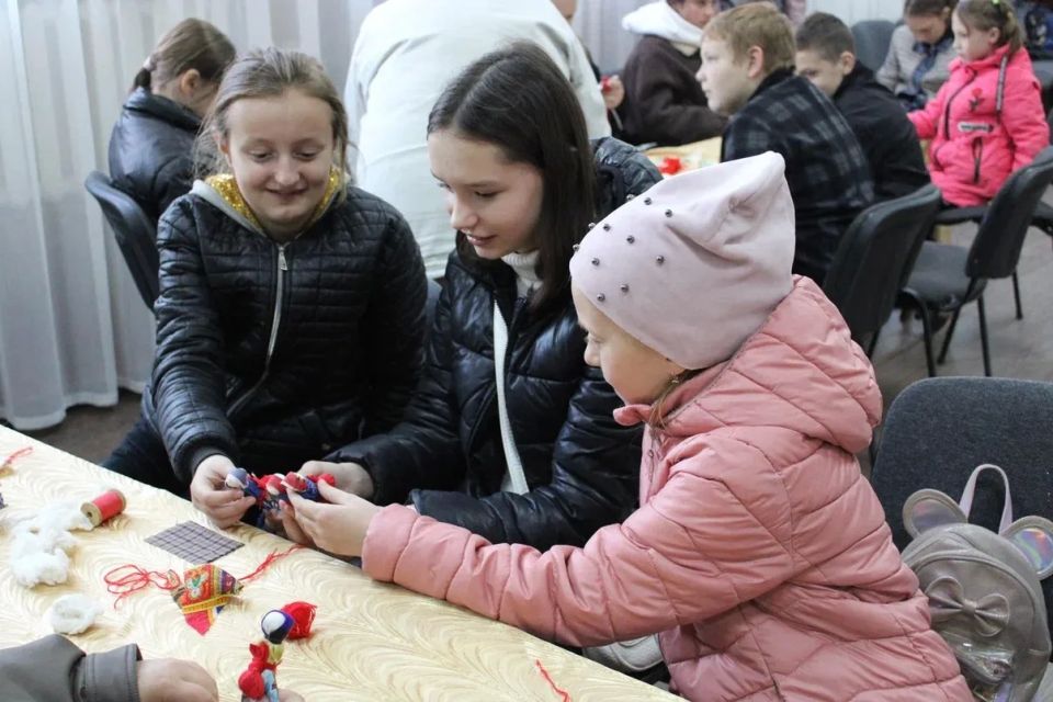 Завершающий аккорд проекта «Игрушки из бабушкиного сундучка» в Александровске! Завершающий аккорд проекта «Игрушки из бабушкиного сундучка» в Александровске!