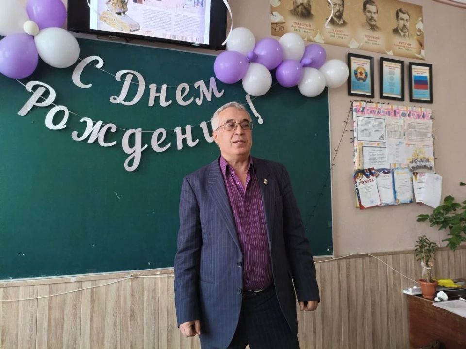 «Люби язык, как Даль его любил»: поэтическая акция продолжилась в Краснодоне «Люби язык, как Даль его любил»: поэтическая акция продолжилась в Краснодоне