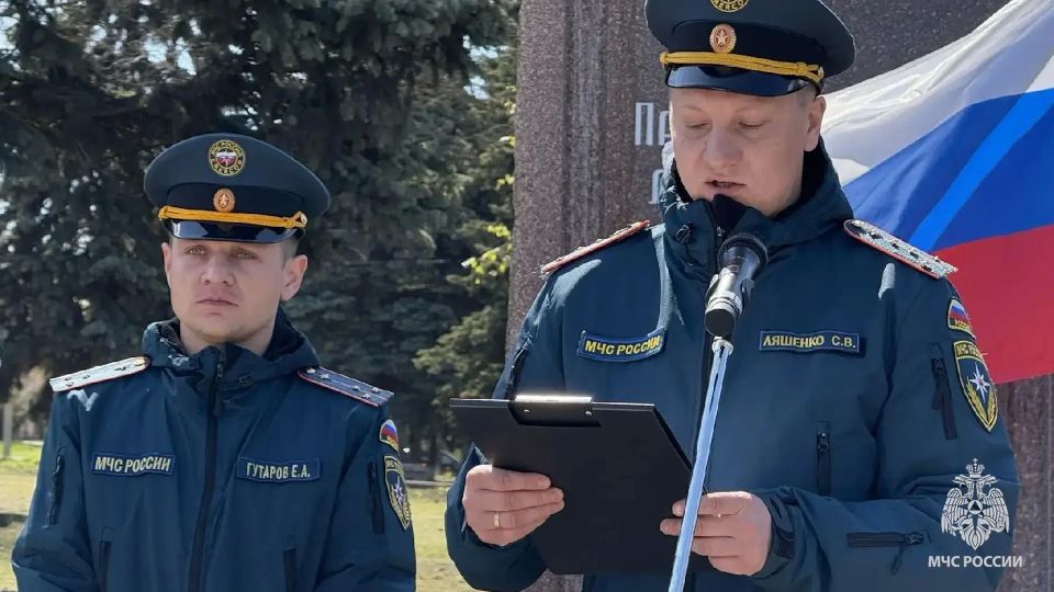 Сотрудники МЧС России приняли участие в митинге-реквиеме, посвященном 40-летию Чернобыльской трагедии Сотрудники МЧС России приняли участие в митинге-реквиеме, посвященном 40-летию Чернобыльской трагедии