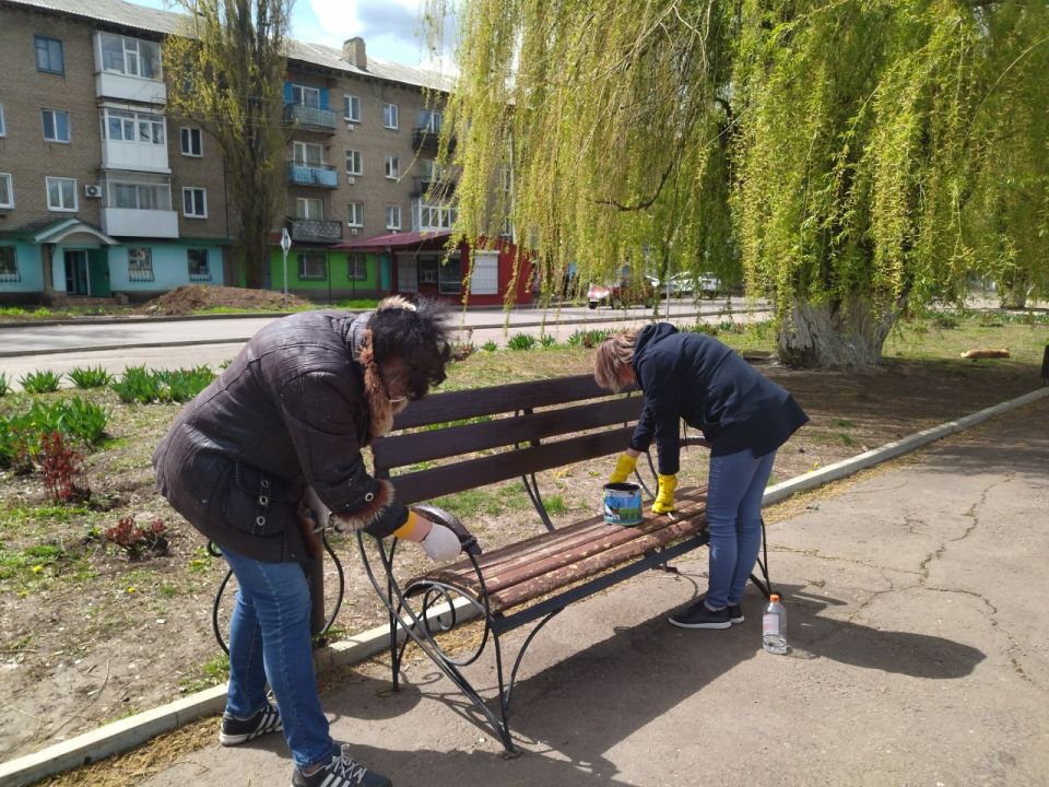 В Суходольске продолжаются субботники, направленные на благоустройство общественных мест В Суходольске продолжаются субботники, направленные на благоустройство общественных мест