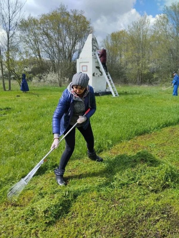 Забота о памяти: в селах Павловка и Заводянка благоустроили места воинской славы Забота о памяти: в селах Павловка и Заводянка благоустроили места воинской славы
