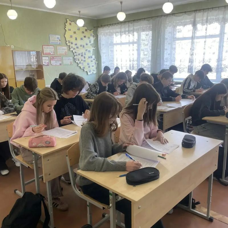 В Кировской школе №2 прошёл «Избирательный диктант» для старшеклассников В Кировской школе №2 прошёл «Избирательный диктант» для старшеклассников