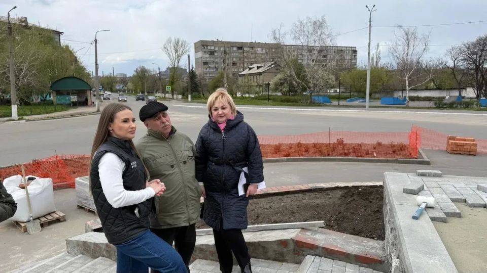 В Алчевске по народной программе Единой России восстанавливают Обелиск Победы В Алчевске по народной программе Единой России восстанавливают Обелиск Победы