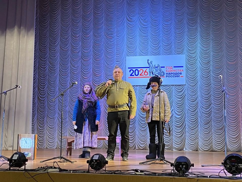 В Антрацитовском центральном городском Дворце культуры имени В. И. Ленина состоялся IV муниципальный многожанровый военно-патриотический фестиваль-конкурс "Солдатское братство" В Антрацитовском центральном городском Дворце культуры имени В. И. Ленина состоялся IV муниципальный многожанровый военно-патриотический фестиваль-конкурс "Солдатское братство"