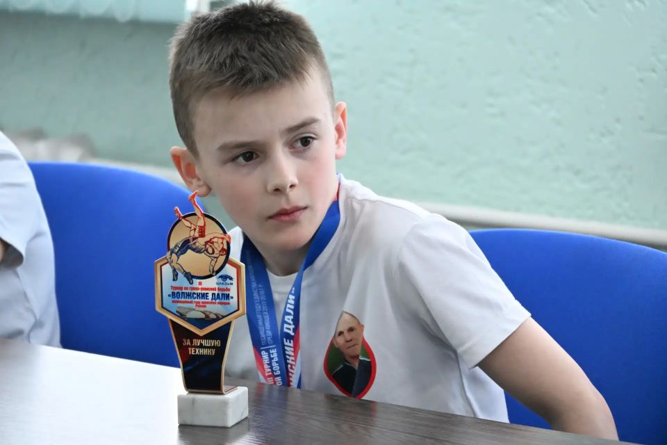 Гордость Брянки: встретился с юными борцами — призёрами турнира «Волжские дали» Гордость Брянки: встретился с юными борцами — призёрами турнира «Волжские дали»