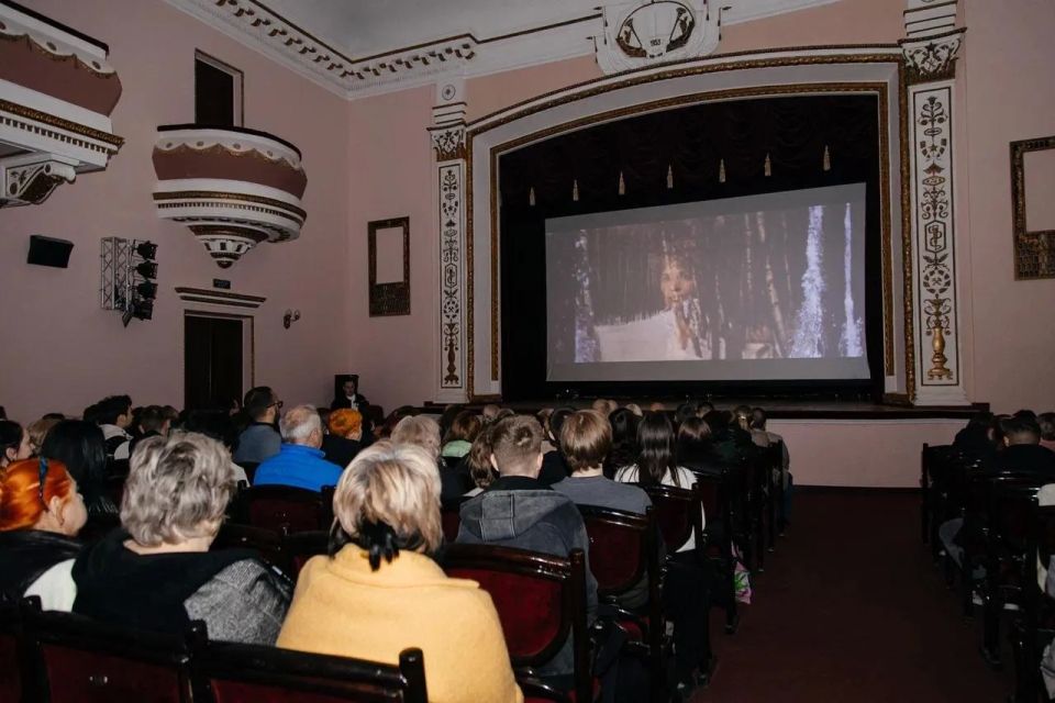 В Луганске открылся кинотеатр «Иллюзион на Красной» В Луганске открылся кинотеатр «Иллюзион на Красной»