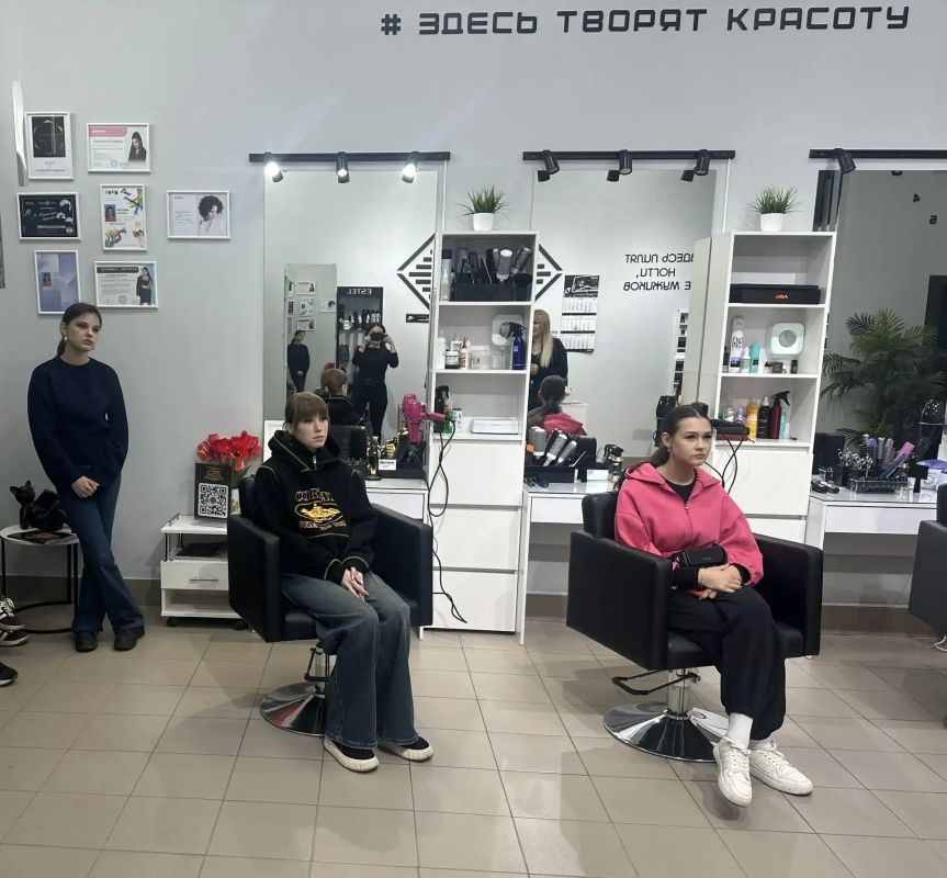 ПРОФТУР ДЛЯ СТУДЕНТОВ БРЯНКОВСКОГО КОЛЛЕДЖА: ВДОХНОВЕНИЕ И МОТИВАЦИЯ В СТУДИИ КРАСОТЫ «НИКОЛЬ» ПРОФТУР ДЛЯ СТУДЕНТОВ БРЯНКОВСКОГО КОЛЛЕДЖА: ВДОХНОВЕНИЕ И МОТИВАЦИЯ В СТУДИИ КРАСОТЫ «НИКОЛЬ»