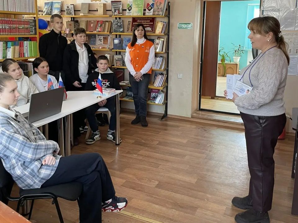 В Перевальском округе продолжаются мероприятия ко Дню молодого избирателя В Перевальском округе продолжаются мероприятия ко Дню молодого избирателя