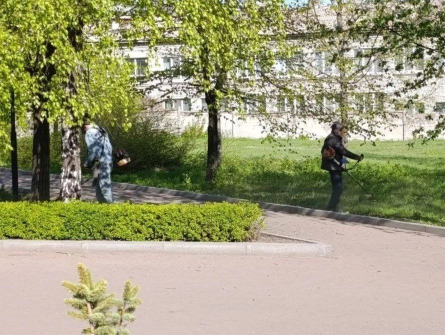 Коммунальными службами проведены работы на территории города Коммунальными службами проведены работы на территории города