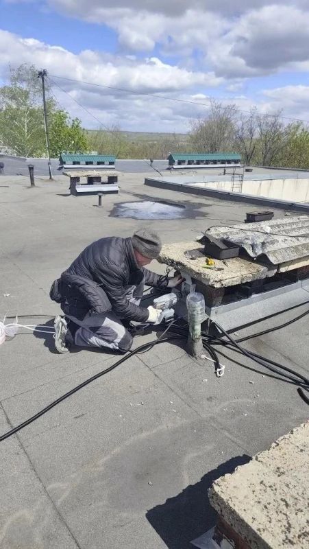 Специалисты из Удмуртии установили новое уличное освещение в детском саду «Улыбка» Специалисты из Удмуртии установили новое уличное освещение в детском саду «Улыбка»