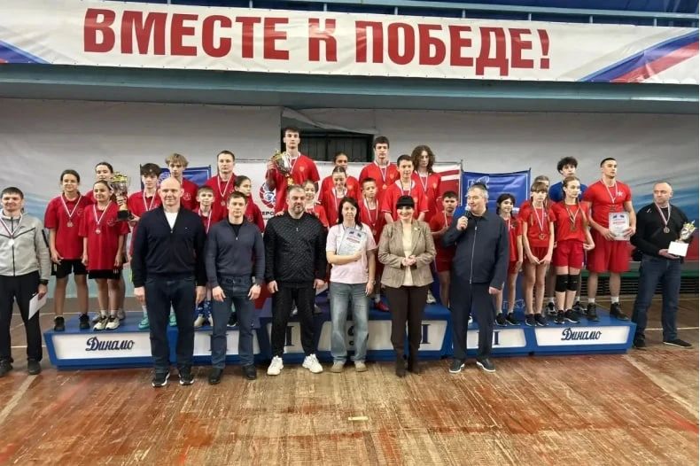 Команда Свердловского лицея №1 стала победителем ежегодных физкультурных соревнований «Весёлые старты» Команда Свердловского лицея №1 стала победителем ежегодных физкультурных соревнований «Весёлые старты»