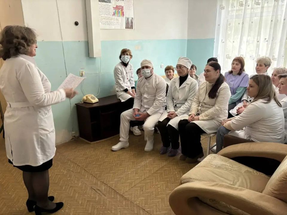 В Славяносербской ЦРБ прошла лекция «Укрепление здоровья на рабочем месте» В Славяносербской ЦРБ прошла лекция «Укрепление здоровья на рабочем месте»