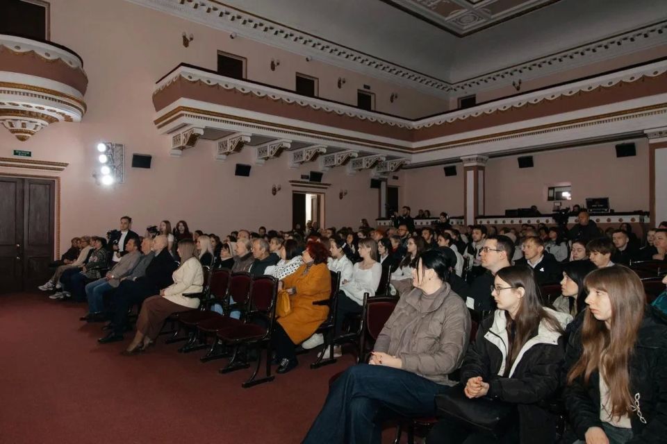 В Луганске открылся кинотеатр «Иллюзион на Красной» В Луганске открылся кинотеатр «Иллюзион на Красной»