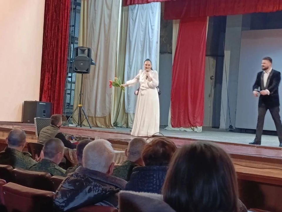 В Чернухино прошел концерт с участием народных артистов Татарстана В Чернухино прошел концерт с участием народных артистов Татарстана
