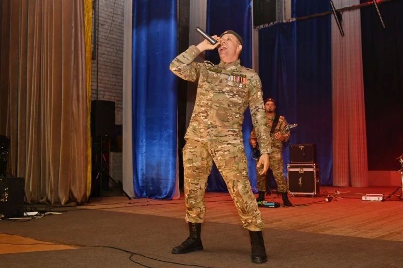 «Победа за нами»: В Свердловске прошел концерт в поддержку Героев специальной военной операции «Победа за нами»: В Свердловске прошел концерт в поддержку Героев специальной военной операции