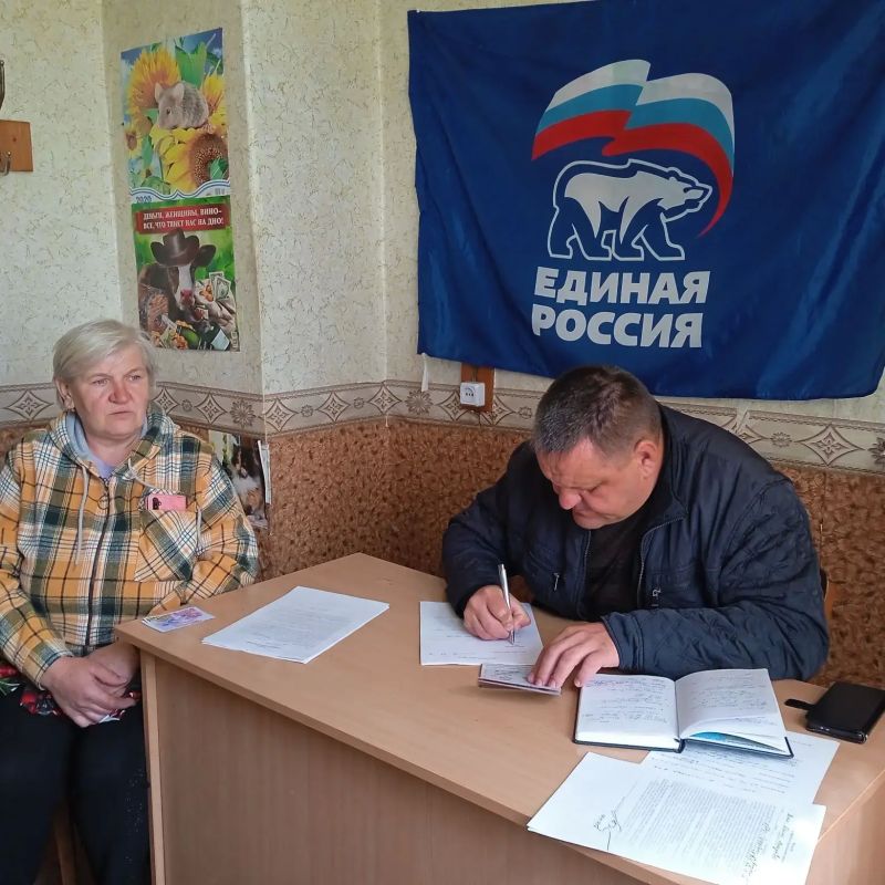 Депутат Константин Ковкин провел личный прием Депутат Константин Ковкин провел личный прием