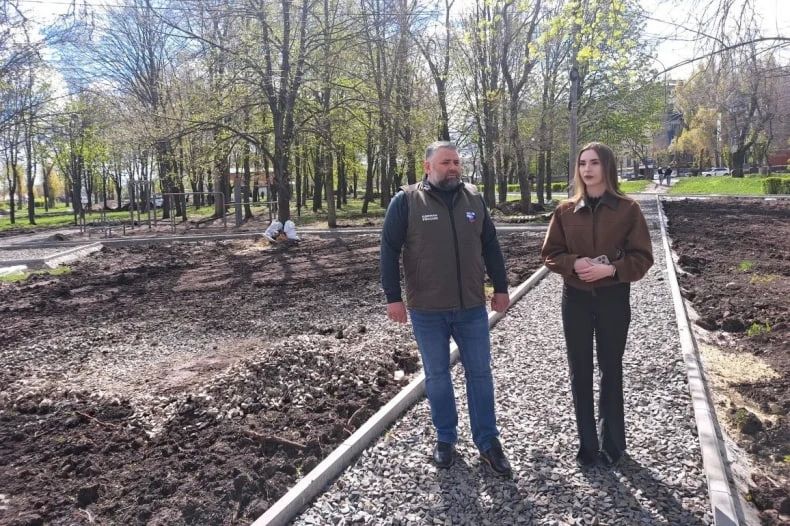 В Свердловске идет масштабная реконструкция сквера «Марс» по народной программе «Единой России» В Свердловске идет масштабная реконструкция сквера «Марс» по народной программе «Единой России»