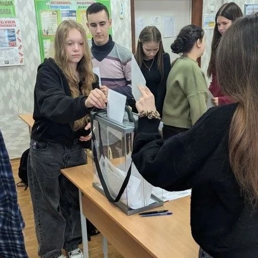 В Новопсковском округе продолжаются мероприятия ко Дню молодого избирателя В Новопсковском округе продолжаются мероприятия ко Дню молодого избирателя
