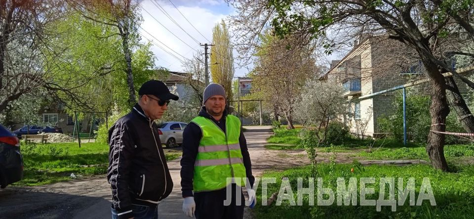 В поселке Беловодске Единая управляющая компания активно работает над обеспечением безопасности и комфорта жителей многоквартирных домов, проводя плановое обслуживание и восстановительные работы дымовентиляционных каналов В поселке Беловодске Единая управляющая компания активно работает над обеспечением безопасности и комфорта жителей многоквартирных домов, проводя плановое обслуживание и восстановительные работы дымовентиляционных каналов