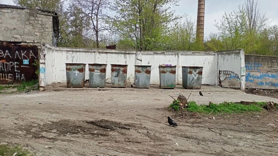 Работы по благоустройству и уборке городских территорий продолжаются Работы по благоустройству и уборке городских территорий продолжаются
