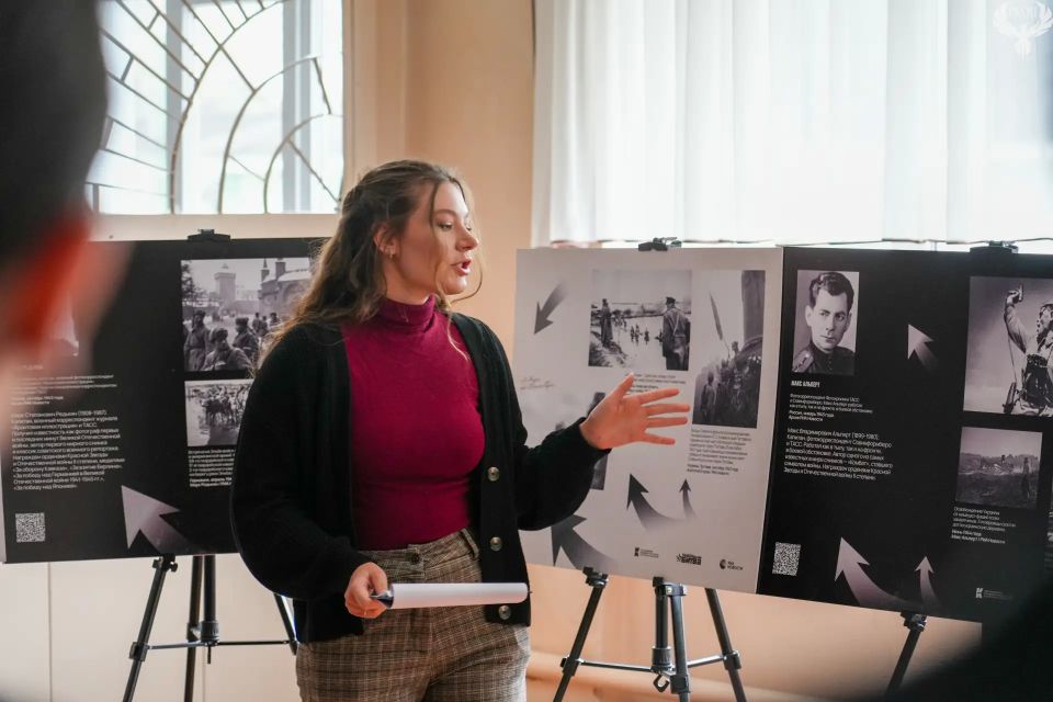 Сквозь объектив: презентация выставки «Отражение 1941-1945» прошла в день «Диктанта Победы» Сквозь объектив: презентация выставки «Отражение 1941-1945» прошла в день «Диктанта Победы»