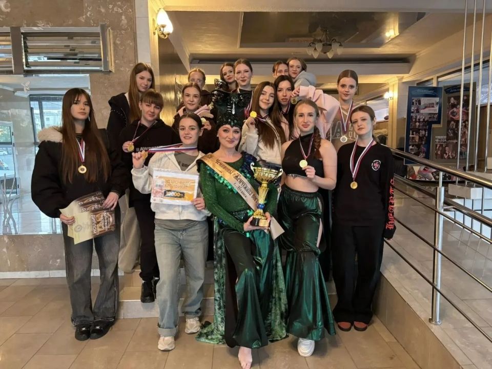 Стаханов — в центре танцевального триумфа! Стаханов — в центре танцевального триумфа!