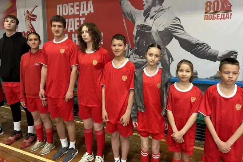Команда Свердловского лицея №1 стала победителем ежегодных физкультурных соревнований «Весёлые старты» Команда Свердловского лицея №1 стала победителем ежегодных физкультурных соревнований «Весёлые старты»