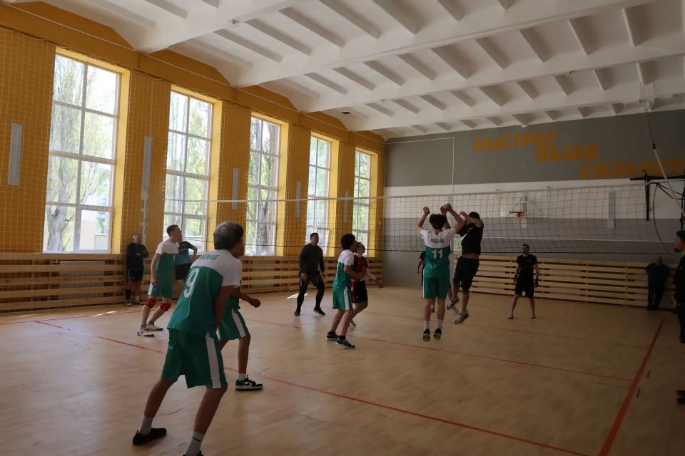 В Рубежном состоялся первый городской турнир по волейболу памяти жертв Чернобыльской катастрофы В Рубежном состоялся первый городской турнир по волейболу памяти жертв Чернобыльской катастрофы