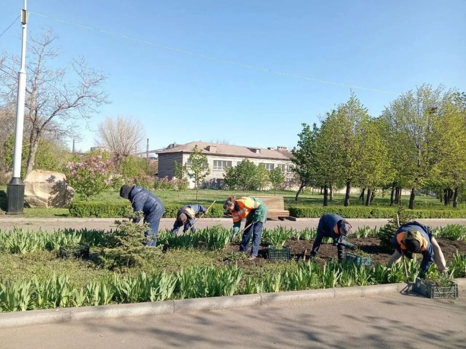 Коммунальными службами проведены работы на территории города Коммунальными службами проведены работы на территории города