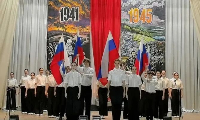 27 апреля 2026г. в Краснолучском дворце творчества детей и юношества состоялась церемония награждения и галаконцерт победителей открытого городского конкурса художественной самодеятельности военно-патриотической и... 27 апреля 2026г. в Краснолучском дворце творчества детей и юношества состоялась церемония награждения и галаконцерт победителей открытого городского конкурса художественной самодеятельности военно-патриотической и...