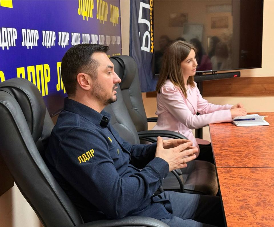 Максим Уваров: «Молодежь – двигатель перемен!» Максим Уваров: «Молодежь – двигатель перемен!»