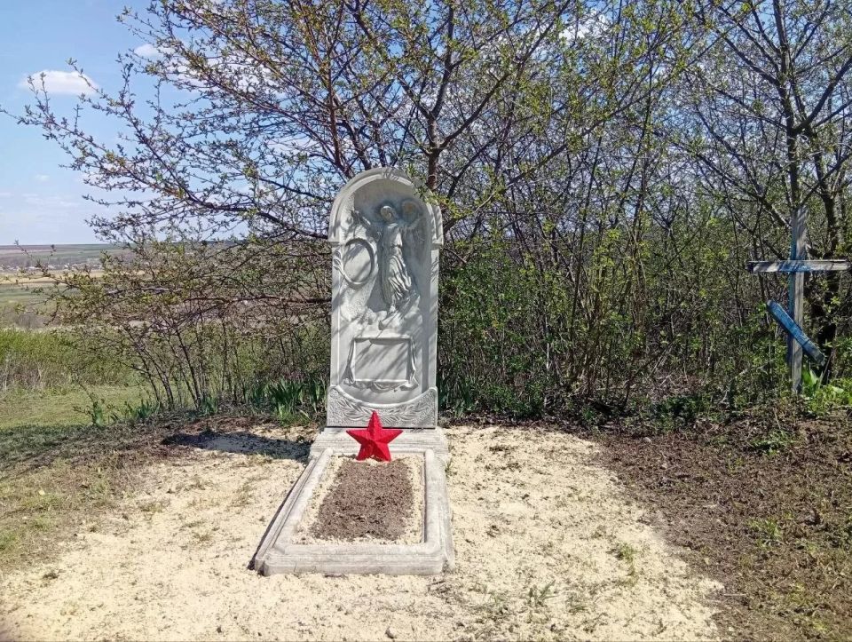 Забота о памяти: в селах Павловка и Заводянка благоустроили места воинской славы Забота о памяти: в селах Павловка и Заводянка благоустроили места воинской славы