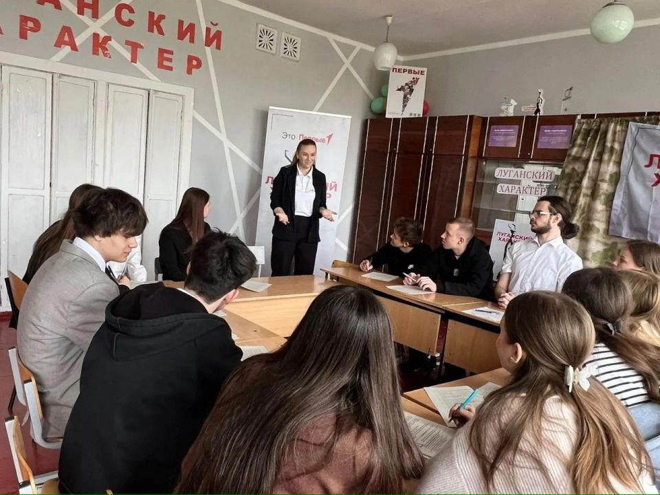 Члены избирательных комиссий Алчевска приняли участие в «Диктанте Победы» Члены избирательных комиссий Алчевска приняли участие в «Диктанте Победы»