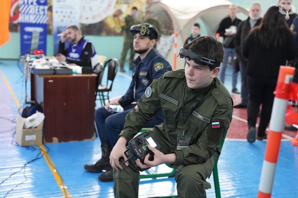 «Гонка дронов»: технологии и патриотизм в Луганском госуниверситете «Гонка дронов»: технологии и патриотизм в Луганском госуниверситете