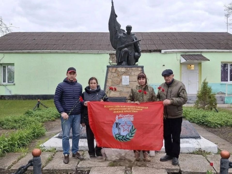 Тамбовские волонтеры посетили новоайдарский музей и привезли подарки Тамбовские волонтеры посетили новоайдарский музей и привезли подарки