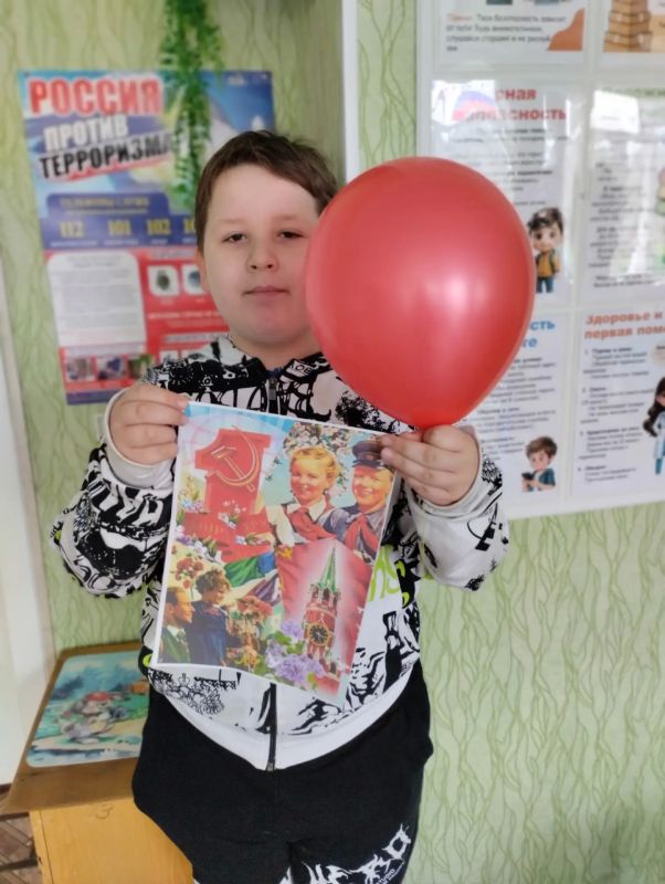 Школьникам рассказали о Празднике Весны и Труда Школьникам рассказали о Празднике Весны и Труда