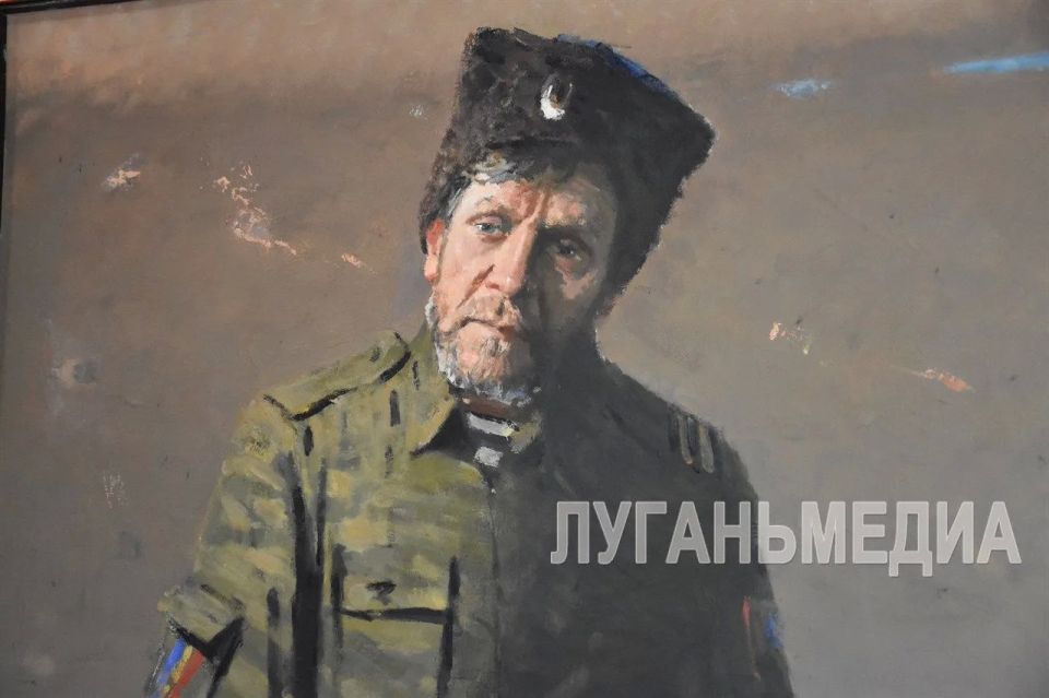 Передвижная выставка «Образ защитника Отечества в живописных произведениях» открылась в Стаханове Передвижная выставка «Образ защитника Отечества в живописных произведениях» открылась в Стаханове