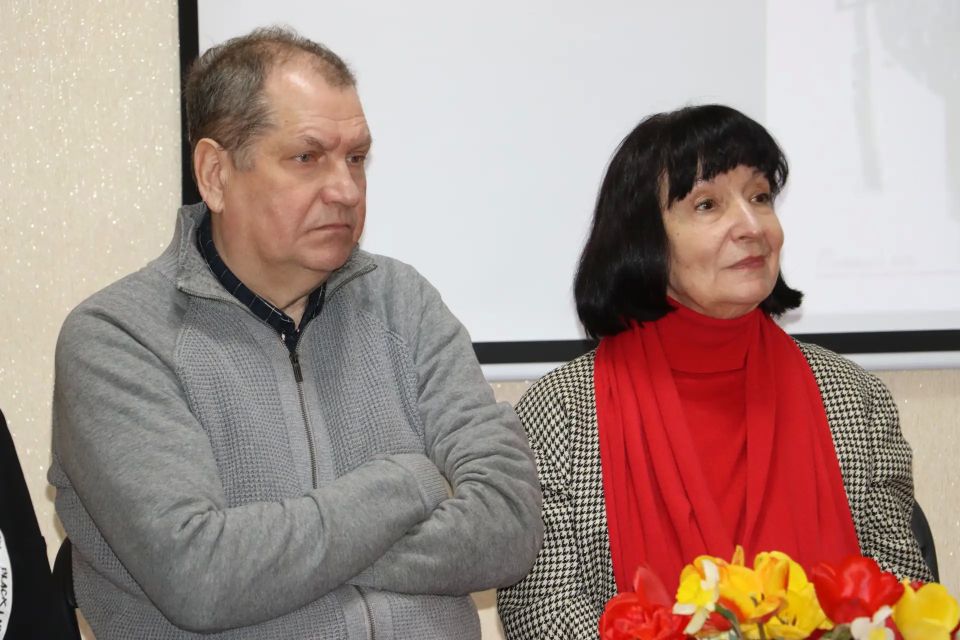 В Стахановском музее открылась выставка «Образ защитника Отечества» В Стахановском музее открылась выставка «Образ защитника Отечества»
