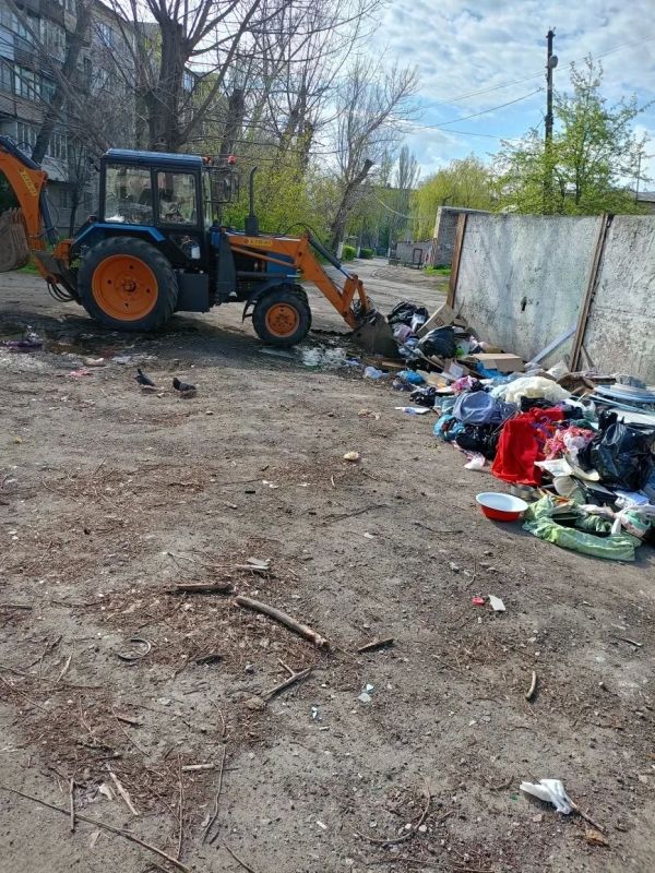 Уборка и благоустройство города продолжаются! Уборка и благоустройство города продолжаются!