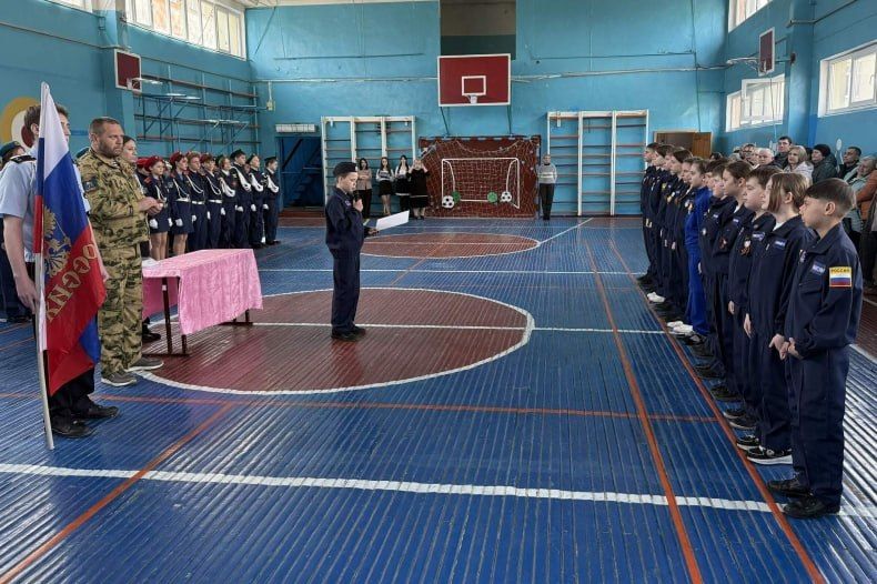 В Свердловской СШ №8 состоялось торжественное мероприятие «Посвящение в кадеты» В Свердловской СШ №8 состоялось торжественное мероприятие «Посвящение в кадеты»