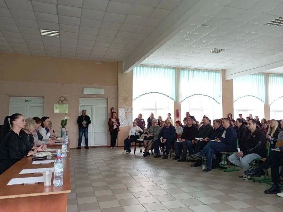Яна Пащенко провела очередную встречу с педколлективом Яна Пащенко провела очередную встречу с педколлективом
