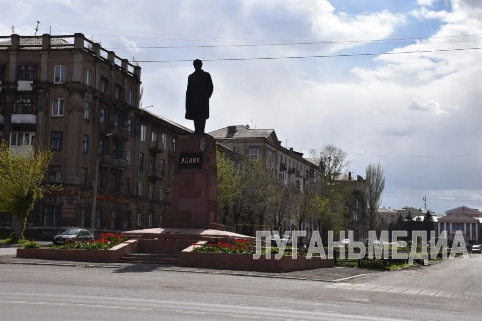 В Алчевске стартовало благоустройство территории бульвара и площади по проспекту Ленина В Алчевске стартовало благоустройство территории бульвара и площади по проспекту Ленина
