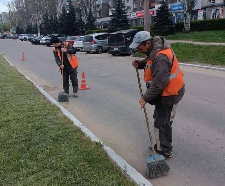 Коммунальными службами проведены работы на территории города Коммунальными службами проведены работы на территории города