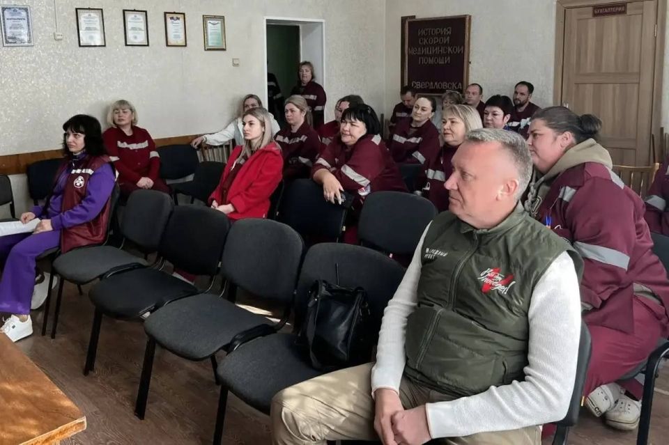 Спасибо за пульс жизни: красноярские коллеги поздравили наших сотрудников скорой с профессиональным праздником Спасибо за пульс жизни: красноярские коллеги поздравили наших сотрудников скорой с профессиональным праздником